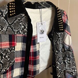 GUESS WHATS NEXT PLAID BUTTON DOWN - L